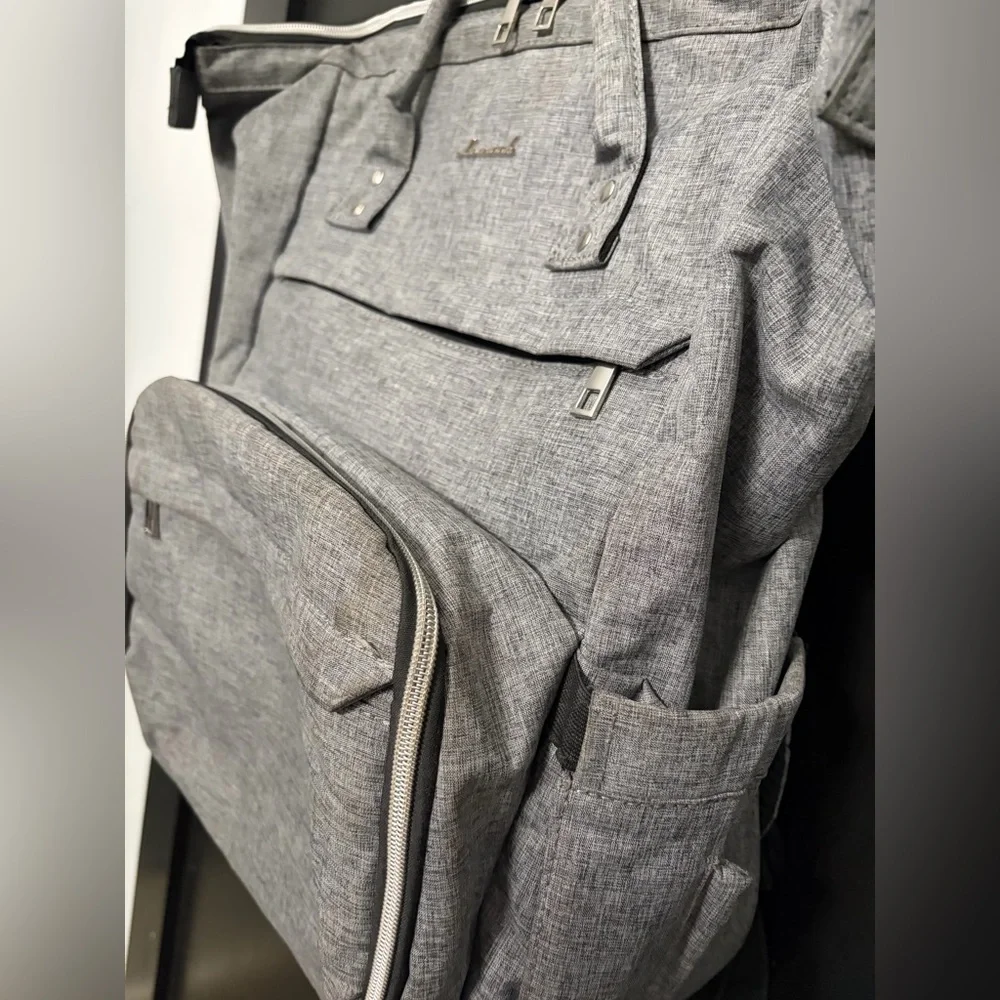 Sleek Gray Lovevook Backpack - Picture 2 of 16